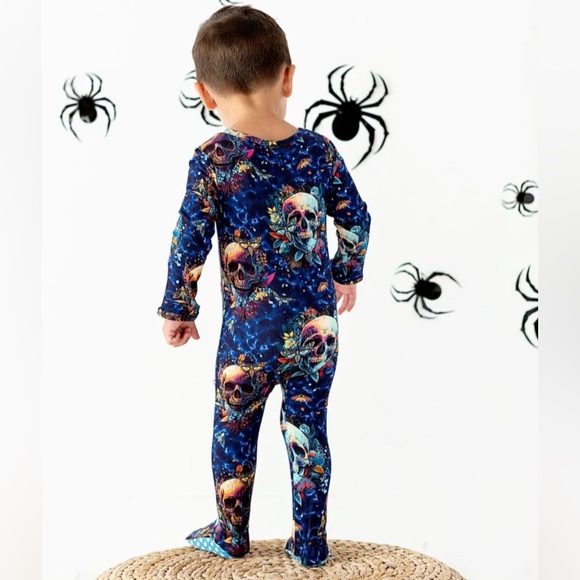 NWT BUMS & ROSES BAMBOO “Sherlock Bones” Footie |Size 18-24 month & 2T - Picture 4 of 6